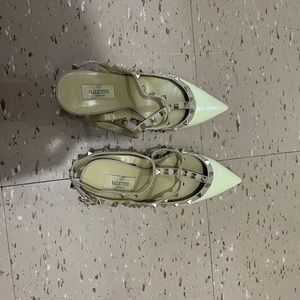 Valentino Rockstud Caged 100 Leather Pump